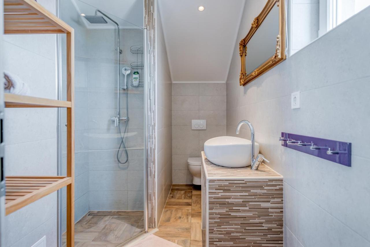 Summer Orchid - Spacious Duplex By The Beach & Ps5 Stobreč Exterior foto