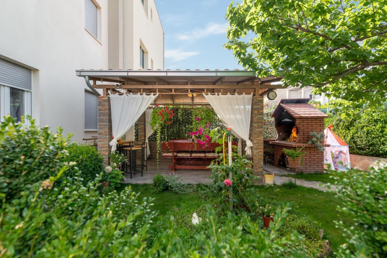 Summer Orchid - Spacious Duplex By The Beach & Ps5 Stobreč Exterior foto